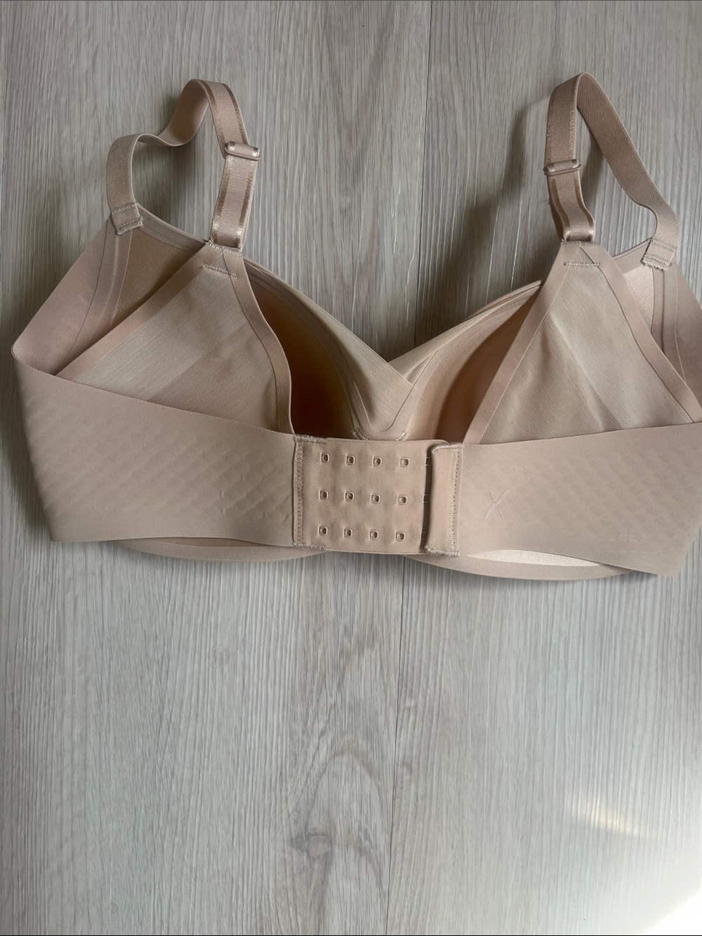 Seamless Nude Wireless Bra - Soft Support - Picture 6 of 9